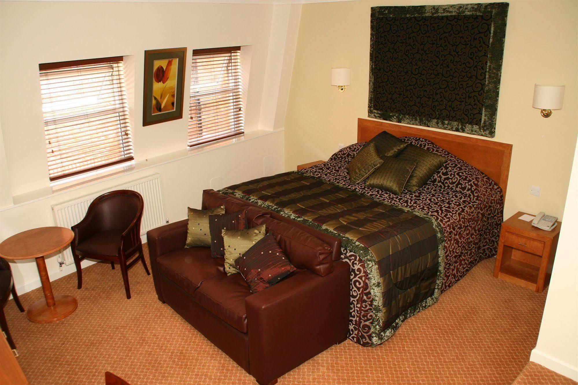 Red Lion Hotel Basingstoke Exteriör bild